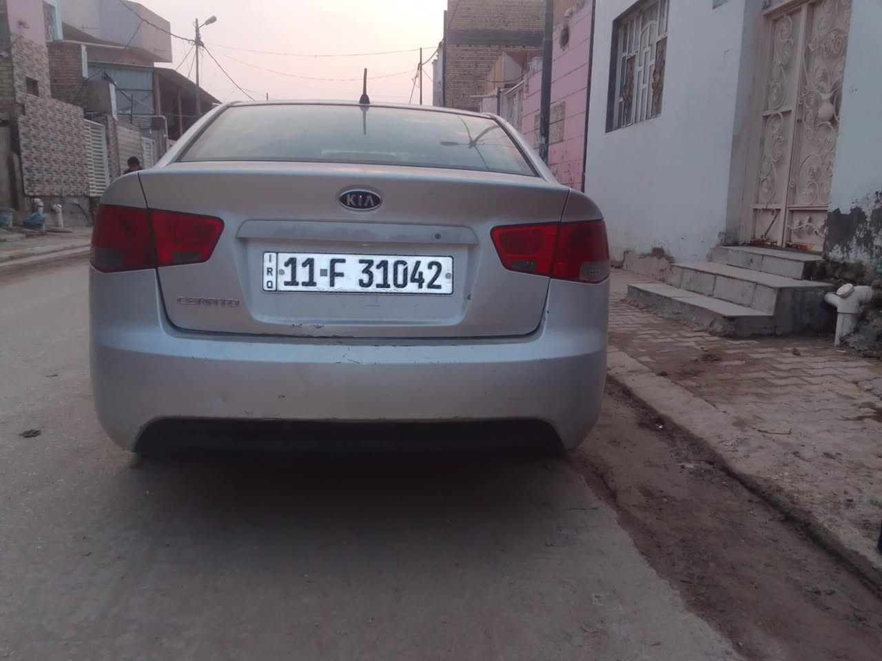 كيا سيراتو 2011 مكفولة من صبغ وتبديل جراد حته الدعاميات مكينة وكير تمام رقم بغداد مداور مباشر السعر 105 مكانها ديوانية *********** دواخل نظيفة
