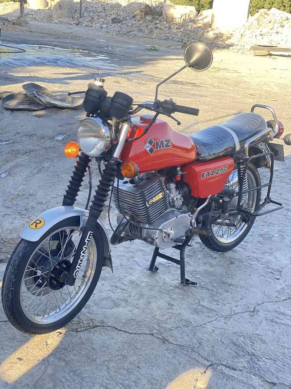 يا الله سلام عليكم جنايتنة العزاز دراجة مديل ٨٢للبيع مقدم دسك ليحم بس بالخشم شي قليل كلش سايس ١ رقم وسنوية بدون راعي دكيت سنويتهة بالمرور طلع راعيهة بغداد دراجة جهازة من كلشي كهربائيات كلهة شغالة ما عايزة برغي كلة شغال كير ومكينة وشاصي وكهربائيات مكفولات ***********
