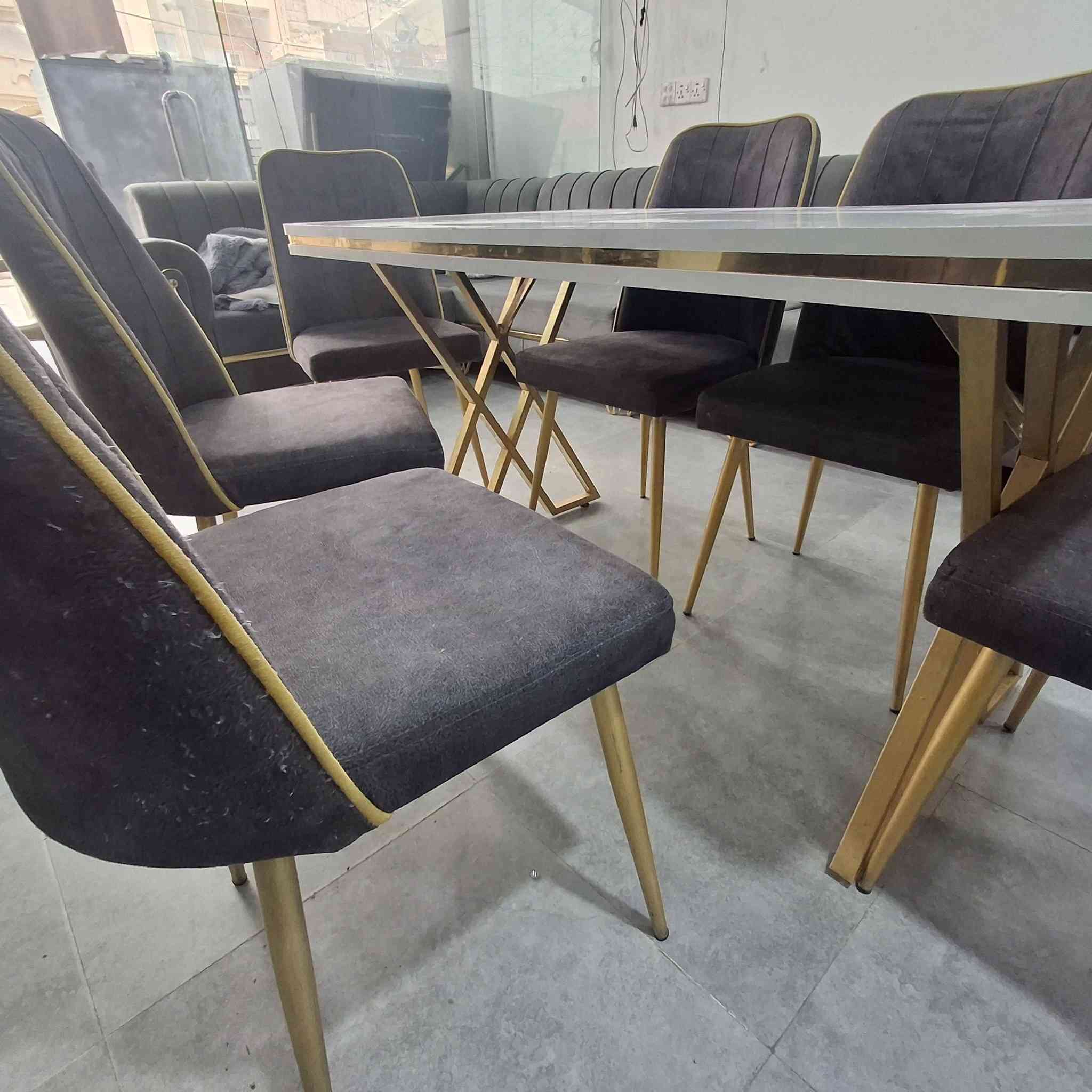 السلام عليكم ميز طعام ٦كراسي تركي فول نظافه واصل للمنزل داخل أربيل رقم تواصل وتساب ***********
