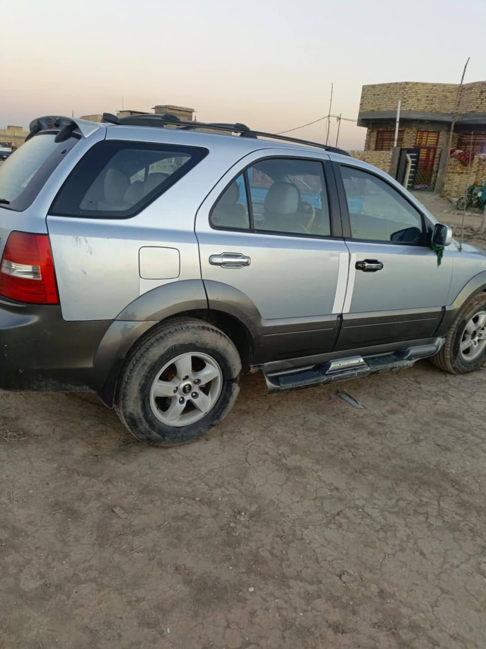 سورنتو2007 بنيد صبغ اثر جراد وليسه حادث السياره جاهزه مذب عليها الف 85وبيه مجال حك الجيه مكاني بابل قرب العلويه شريفه ع ***********
