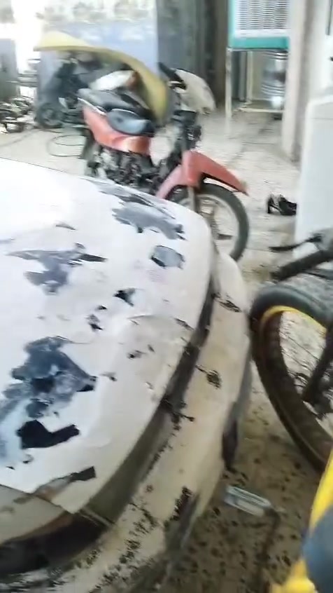 السلام عليكم كيه سيفيه موديل ٩٤ اتريك وين متريد كير عادي السيارة بسمنه لحد تاريخ الانتهاء ٢٩ شهر الواحد سعر ١٣ ورقه رقم ديالى ***********
