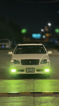 كراون كرستال • ٢٠٠١ • مكينة ديفور ٣٠٠٠