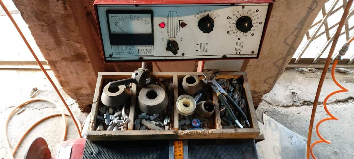 كنبريس هواء ١٠٠٠ لتر جهاز بلنص إيطالي مشحمه هواء ***********   ***********
