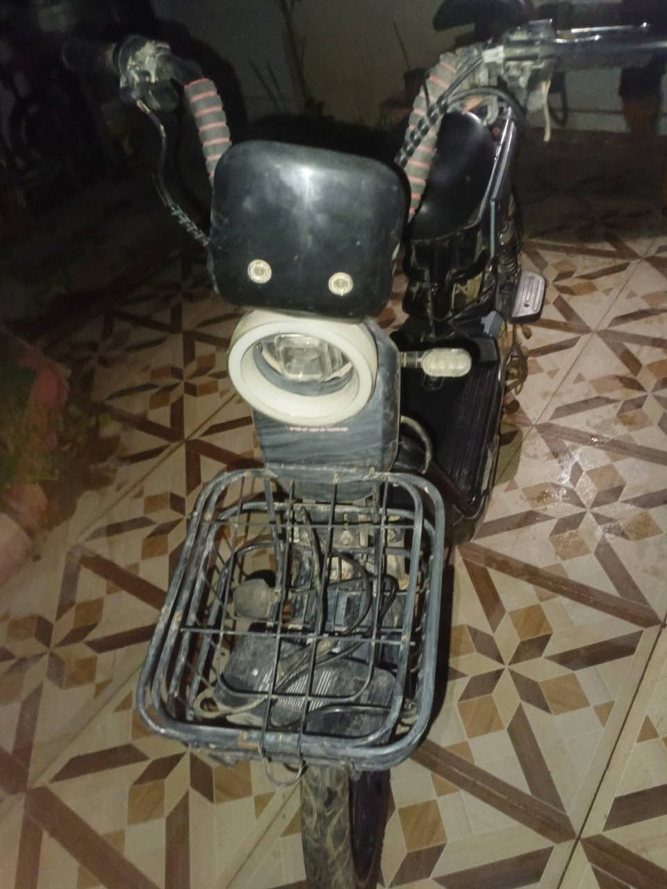 السلام عليكم
بايسكل شحن للبيع بطاريات مابيهن شي بس لباسكل مهمول وبي قطع اشياء بسيطه
السعر ٢٠٠ الف وبي مجال
*********** موجود واتساب ايضاً
