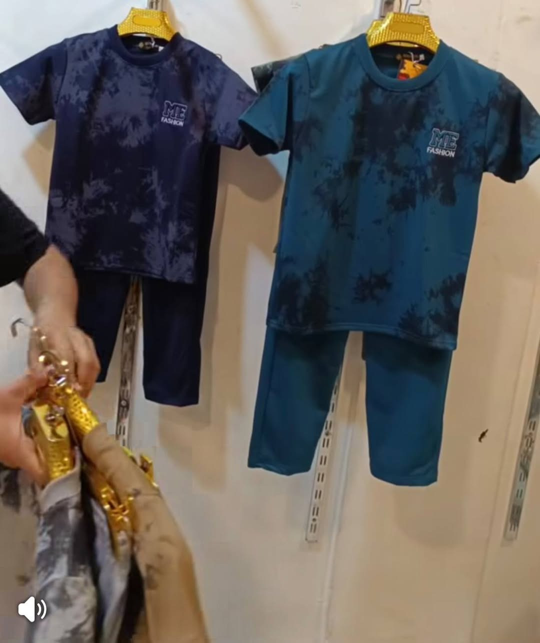 من ازياء پولو
طقم ولادي
يلبس من عمر 5 سنوات........ لحد 15 سنه
العنوان طوز خورماتو سوق الكبير


**إذا كنت صاحب هذا الإعلان وتريد حذفه لأي سبب، رجاءا أرسل رسالة إلى الدعم الفني**