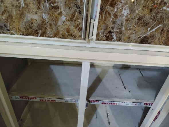 للبيع كونتر ارضى ملحق مترين نضيف سنك ١٣٠سم كرانيت سعر ٢٦٠ بي مجال *********** اسيا *********** مكان رشيديه
