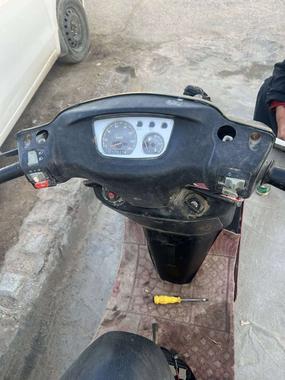 فراشه للبيع شغاله بس أبيع كوم حديد هلموجود مكاني بصره سعر ١٧٥ قفل قفل رقمي ***********
