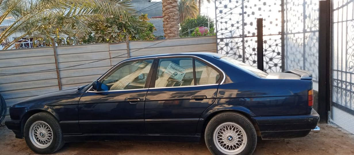 السلام عليكم
بي ام 525 مسكر عدل اصل موديل 1991 فول مواصفات كراسي كهرباء فتحه مري كهرباء كمبيوتر وضعيات قياده تدفئة كراسي كهربائيات بلاديه وكلها شغاله اي نقص مابيها رقم بغداد رقم جديد هزه جديده السيارة بأسمي  مكان سيارة كربلاء 
السعر 55 
***********
