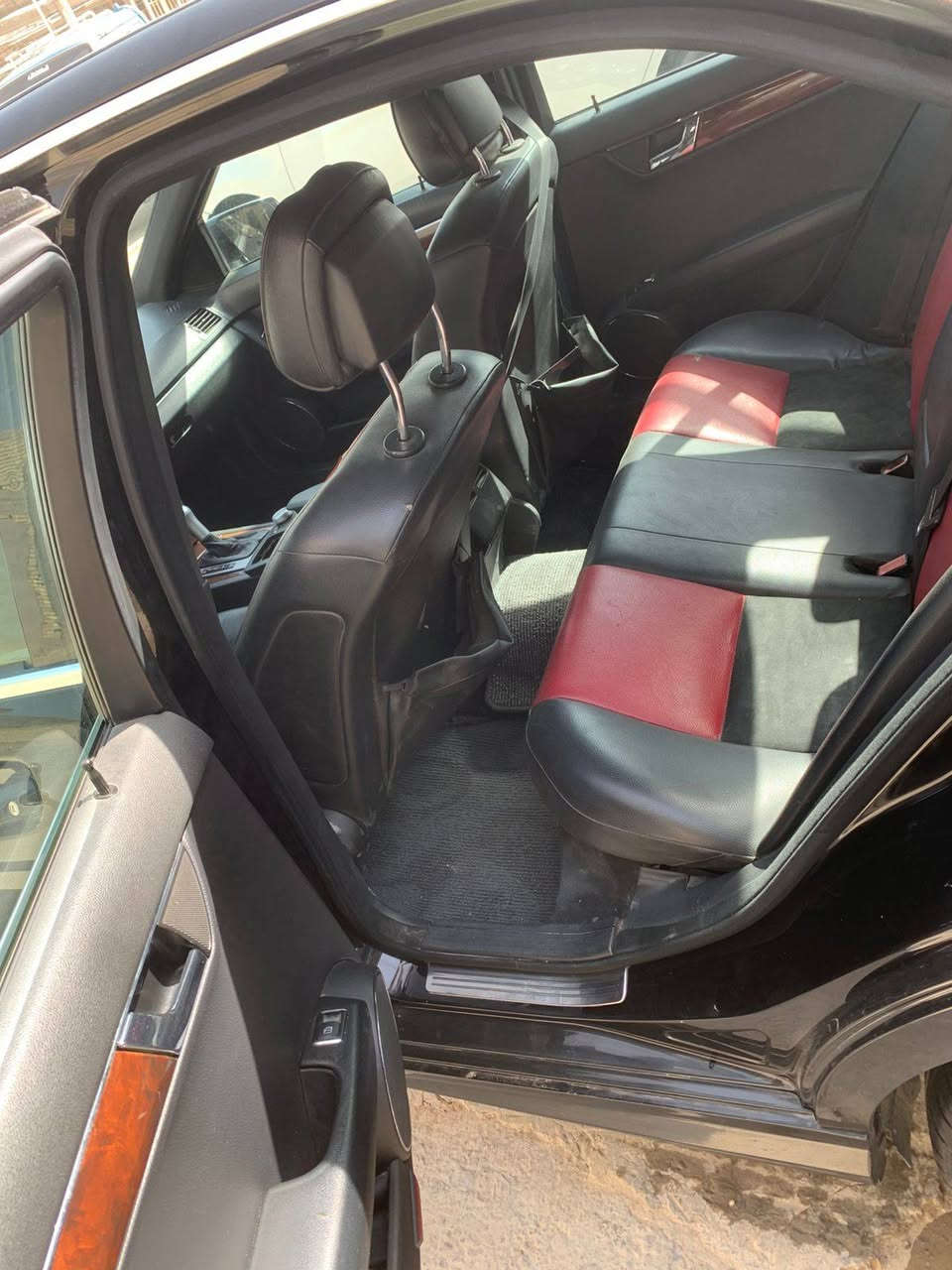 سلام عليكم مارسيدس موديل 2010
فول مواصفات رقم بغداد بسمي
بيها رشات صبغ بدون دواخل 
مكينه 6 سلندر 3500
مكان ساره بغداد اليوسفيه 
سعر 125 بيها مجال
***********
