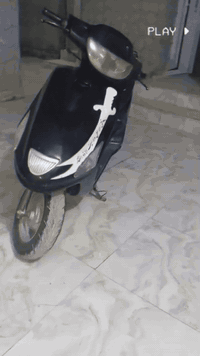 من رخصت صاحب الكروب دراجه فراشه فحل للبيع ماعايزه برغي كلشي شغال بيه دراجه فقط بيه صوت بل راجز الي جوه الكلچات ب 11 الف تصليحه دراجه مفتوحه مبخره وضاغطه مامفتوحه المكينه سعر دراجه 550 وبه مجال المكان مشخاب متواجد خاص ورقمي *********** بي واتساب
