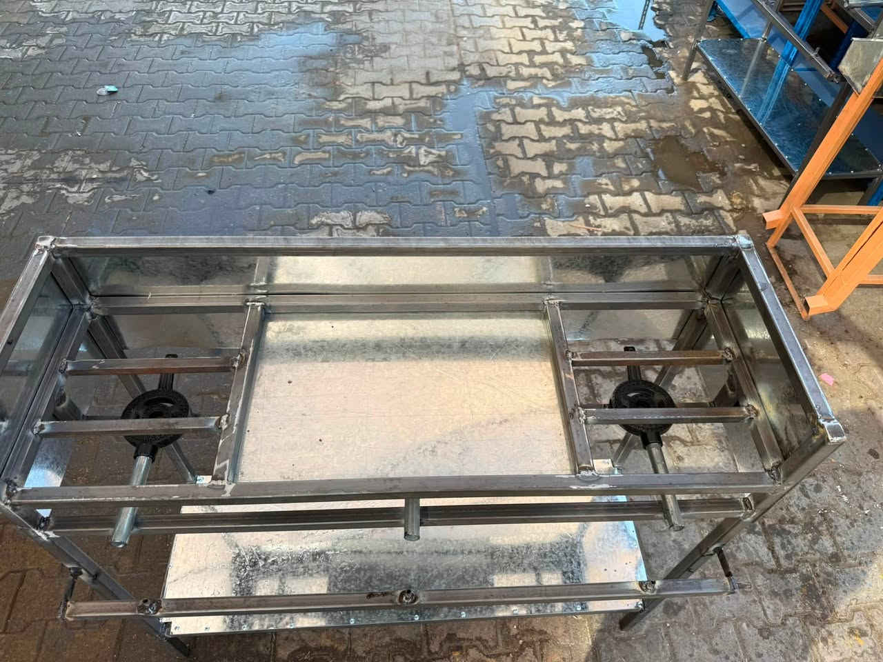 السلام عليكم ميز طباخ ٣عين مهداره بلنص السعر ١٢٥وبي مجال يوجد لدينا كافه لوازم المواكب الحسينيه  ***********

