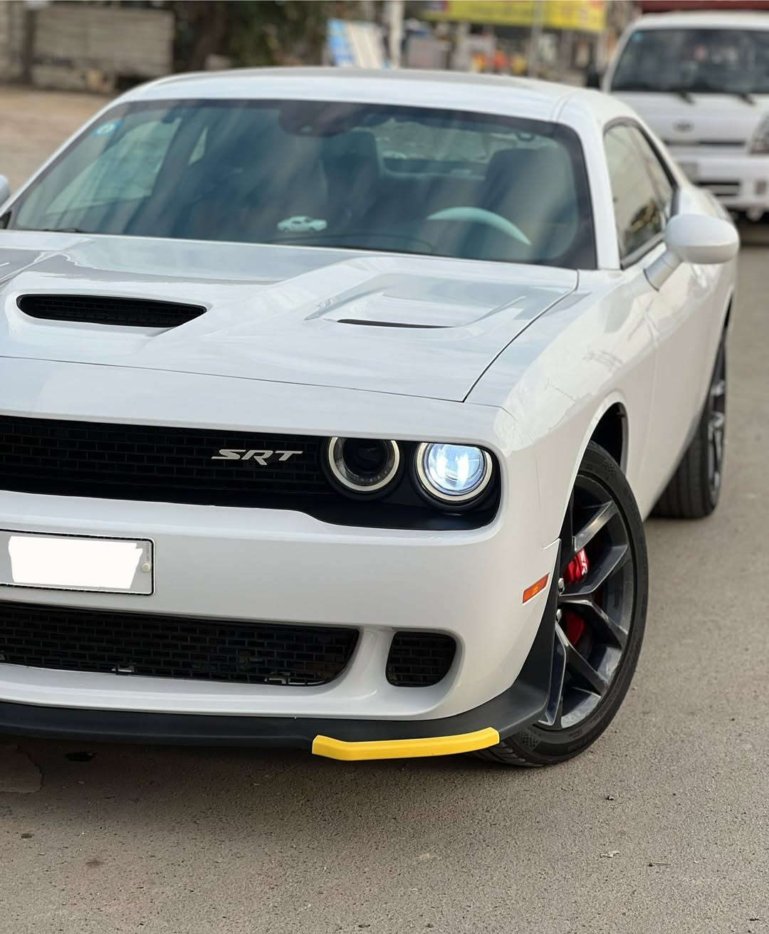 للبيع جالنجر 2023
النداء الاخير لاست كول 
رقم بغداد دولي بأسمي
 ماشيه38 الف 
محرك 3600 
حادث تبديل جاملخ وبنيد وخشم جاملخ الصدر 
تو ويل 
كشن السائق كهرباء 
ويل 20 اصلي بلاك توب 
غرفة اصليه داخل جلد وشاموه مشمشي اصلي
شاشه كاربلي 
منظومه زنون 
كامره 360 
بجم محدث srt شغل درجة اولى 
سياره مابيها اي نواقص من كل النواحي 
السعر ب197 
الهاتف ***********
