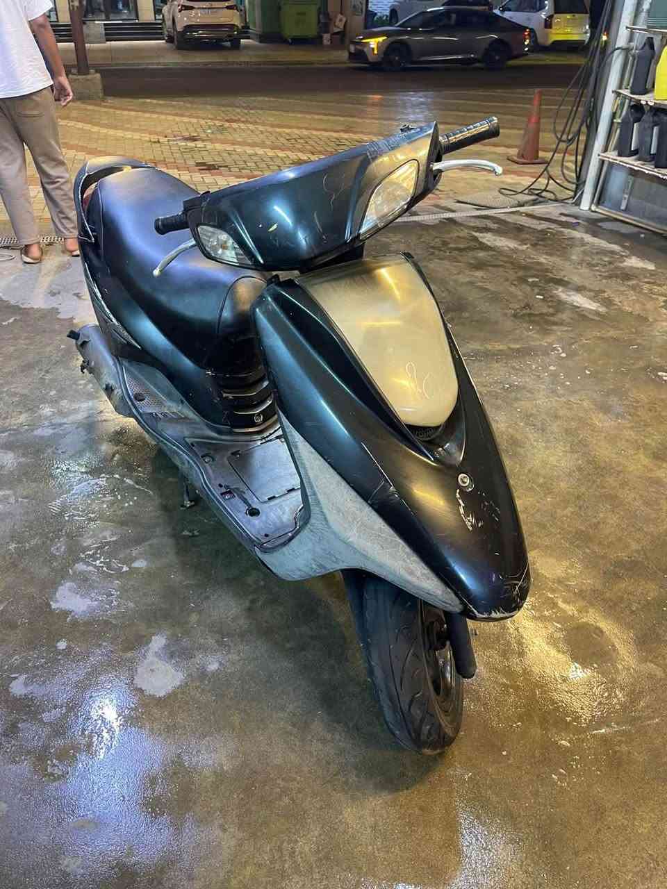 بريز لايت ناصي 140 دراجه لوك سبعه معدل تاكل الكاع  كهرباء كامل مابيه نقص برغي نكره سلف بكل وقت كفرات كله ختم واحد مكاني المنصور 500 وبيها مجال الطيبين ***********
