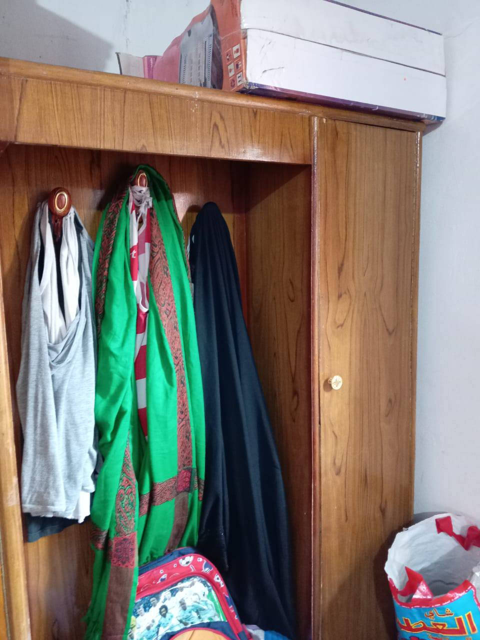 غرفه للبيع نظيفه ومرتبه
***********
