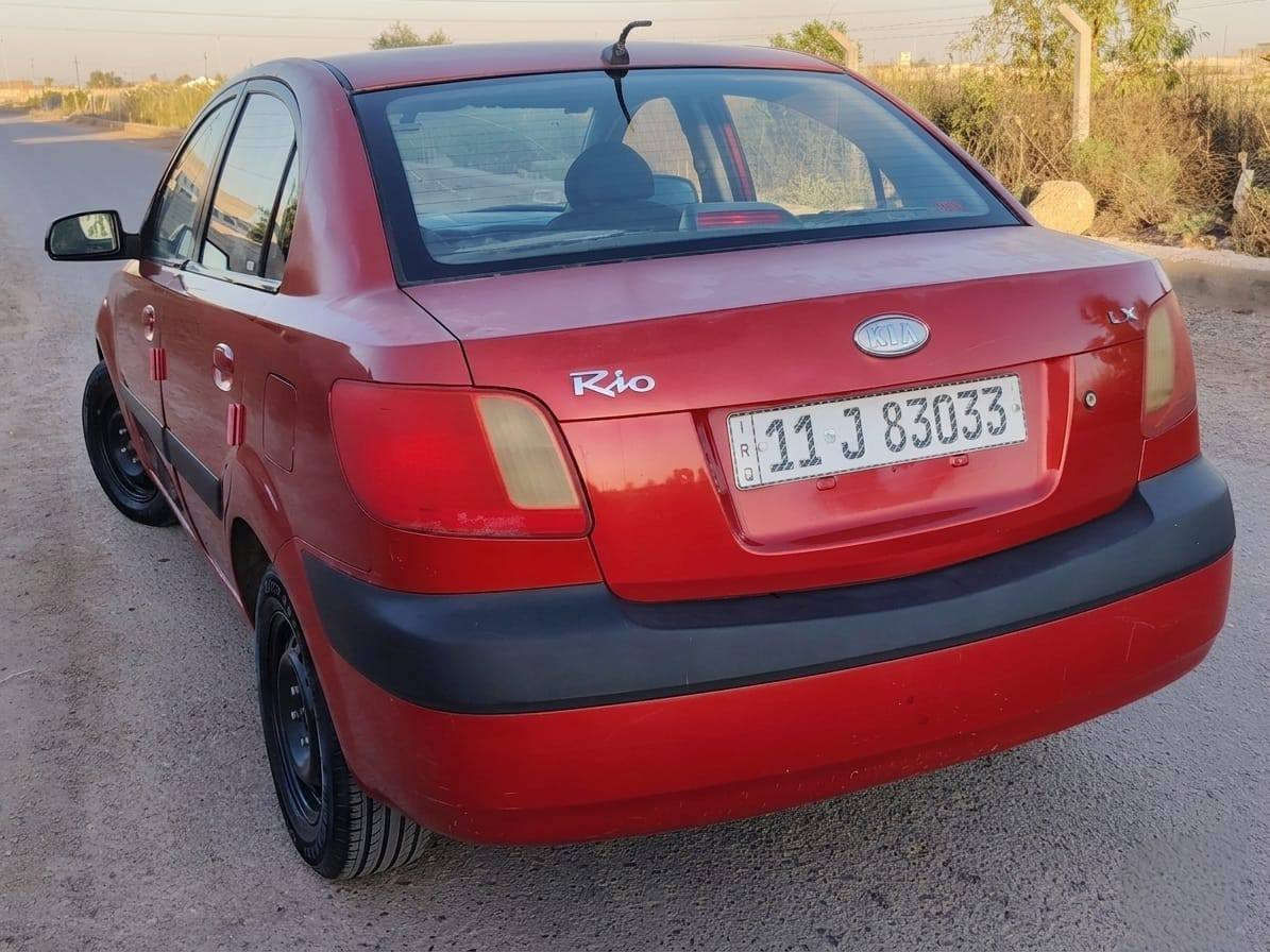 سلام عليكم للبيع كيا ريو موديل 8وارد امريكي رقم بغداد انكليزي بسمي سياره خير من الله كير مكينه صدر تخم تاير جديد حادثهه بلمدور مال جاملغ الخلفي اربع اصابع  بجم شواصي حوض تكم كله مكفول بيه 3قطع تبديل اثر شخوط او عندي القديمات السعر 72 المكان بغداد التاجي *********** 
***********
