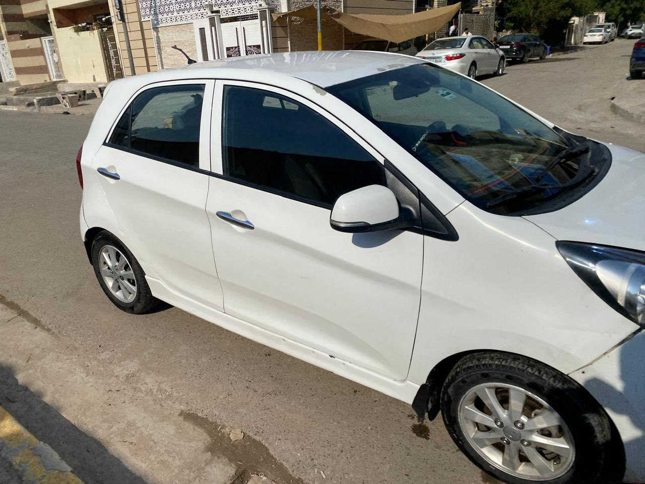 كيا بيكانتو 2013
رقم بغداد انكليزي 
بيه كازكيت وسونار موجود بالمنشور 
السعر (70$) وبيه مجال 
مكان بغداد جميله 
الرقم ***********
