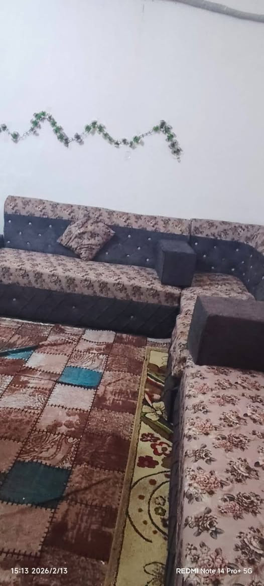 السلام عليكم ديوان مستعمل  قليل  12 مقاعد  11 متر  السعر 180 وبيه مجال المكان كربلاء الحر  رقم *********** واتساب
