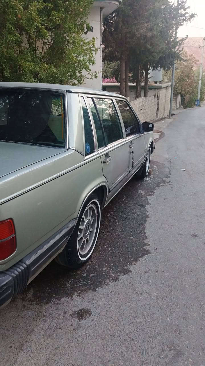 للبيع فافلو حجم 760مديل مكينه بلادي 84 سياره جديده وحله من صوره مكفوله من صبغ وضربه مكفوله شاشه تخم تاير جديد سنويه جديده بسمنه رقم دولي مكانه نجف متواجد خاص رقم ***********
