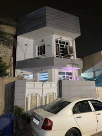 70 متر للبيع حي المواصلات قرب مدرسه كنانه على الشارع العام طابقين يتكو...