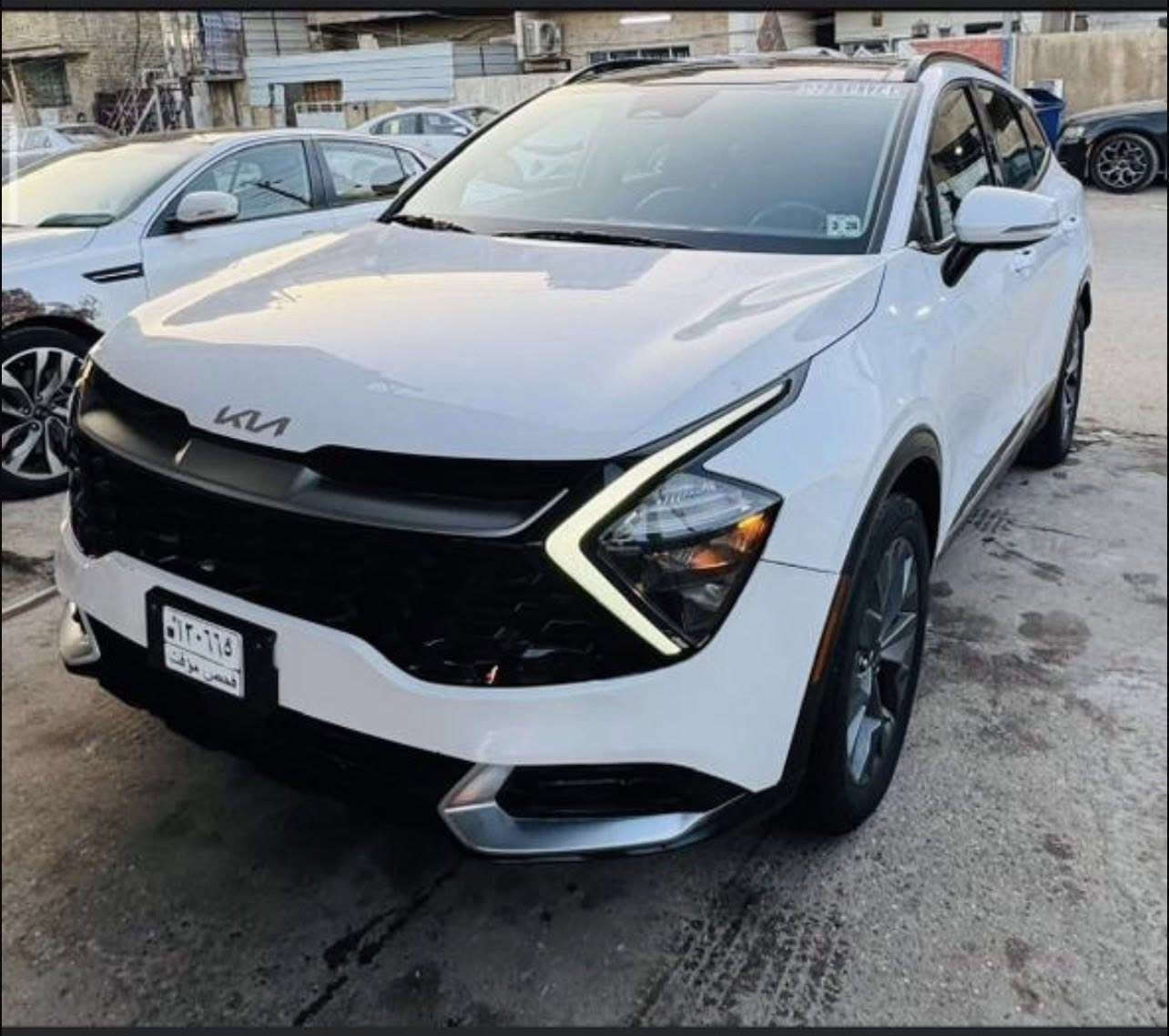 السلام عليكم
سبورتج موديل 2023
فول مواصفات
ماشية 17 الف 
حادثها بسيط موجود بلصور
رقم بغداد بأسمي
عارضها ب208
***********
