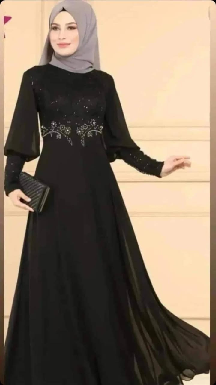 قطع تركيه. تصفيه محل
باقي 400 قطعه
 ابيعها شلعه. 
سعر القطعه ب 5 
 ماعندي درازن ولا مفرد
***********
