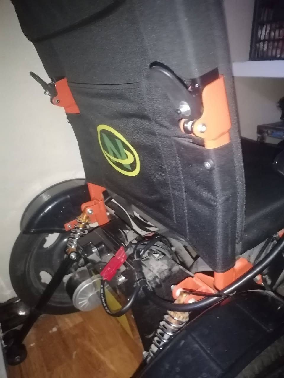 عربانه شغاله ع باتريات شحن نضيفه اشتريته٥٥٠ اريدها ٤٠٠ بيها مجال اليريد يخابر ***********
