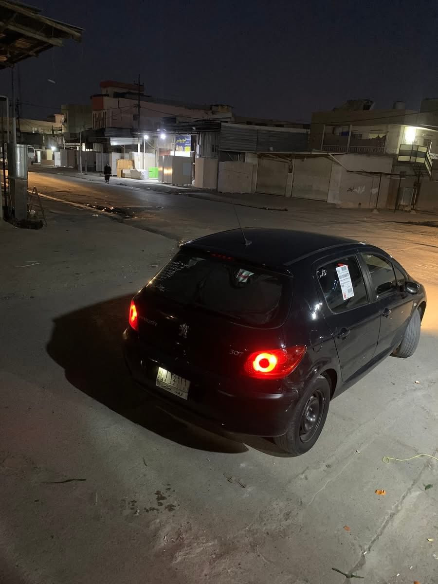 بيجو ٣٠٧ موديل ٢٠٠٦ 
سيارة جاهزة 
كير و محرك كلشي جاهزة
كهرابايات كل بيلادي 
تبريد جاهزة 
شاشة ايباد 
تايرات جديد
سنوية جديد بسمي ثاني يوم تحويل 
بيطاق بنزين اكو  
سبغ عام 
سعر ٥٥ 
*********** 
***********
