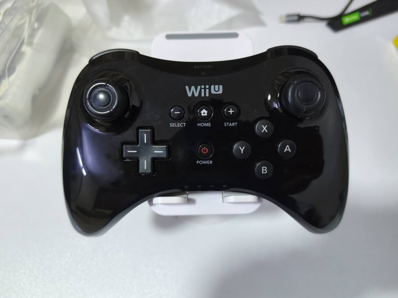 📦 تفاصيل العرض والأسعار (للقطع كاملة)
الجهاز والملحقات (280.000 دينار عراقي):

جهاز Wii U ريجن ياباني نسخة (Mario Kart 8 Set - 32GB) بحالة المصنع ونظيف جداً جداً طبعاً الجهاز اني جبتة من اليابان.

الكرتون الخارجي الأصلي متوفر.

الـ GamePad الأصلي نظيف وبدون خدوش.

اليد الاحترافية الأصلية السوداء (Wii U Pro Controller).

محولة الجهاز الأصلية + محولة الكيم بيم + سنسر بار.

قاعدة تثبيت الجهاز + قاعدة شحن الجيم باد الأصلية.

جهاز تحكم Wii Remote Plus الأصلي (المطور) مع النانتشاك وحافظة السيليكون.

مجموعة الأقراص الأصلية (اليابانية NTSC-J) نظيفة 100% وبدون أي خدش:

‏The Legend of Zelda: Breath of the Wild ➔ (40,000 دينار)

‏Super Mario Maker (النسخة الخاصة بالعلبة الكرتونية) ➔ (50,000 دينار)

‏New Super Mario Bros. U ➔ (15,000 دينار)

‏Super Mario 3D World ➔ (15,000 دينار)

‏Super Smash Bros. for Wii U ➔ (15,000 دينار)

‏Splatoon ➔ (10,000 دينار)

‏Captain Toad: Treasure Tracker ➔ (15,000 دينار)

‏Nintendo Land ➔ (10,000 دينار)

💰 السعر الإجمالي للباكيج كامل: 450,000 دينار عراقي بي مجال بسيط
التواصل/ ***********
