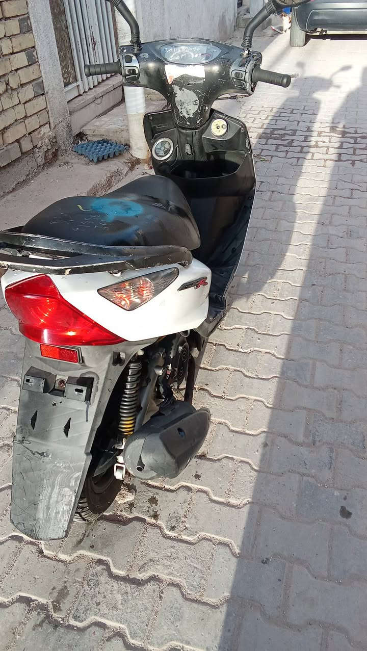 السلام عليكم دراجه ثعلب 140 دراجه كفاله عامه قبل يوم منزله من الرمبه كفاله عامه متسمعلهه صوت الدراجه ما مستخدمه فووووؤوووووووووول. بعدهه بدهن اليابان   السعر 825 
المكان بغداد الشعله 
للاستفسار ***********
