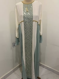 قطع متوفره • ملابس • بيح موني ستور