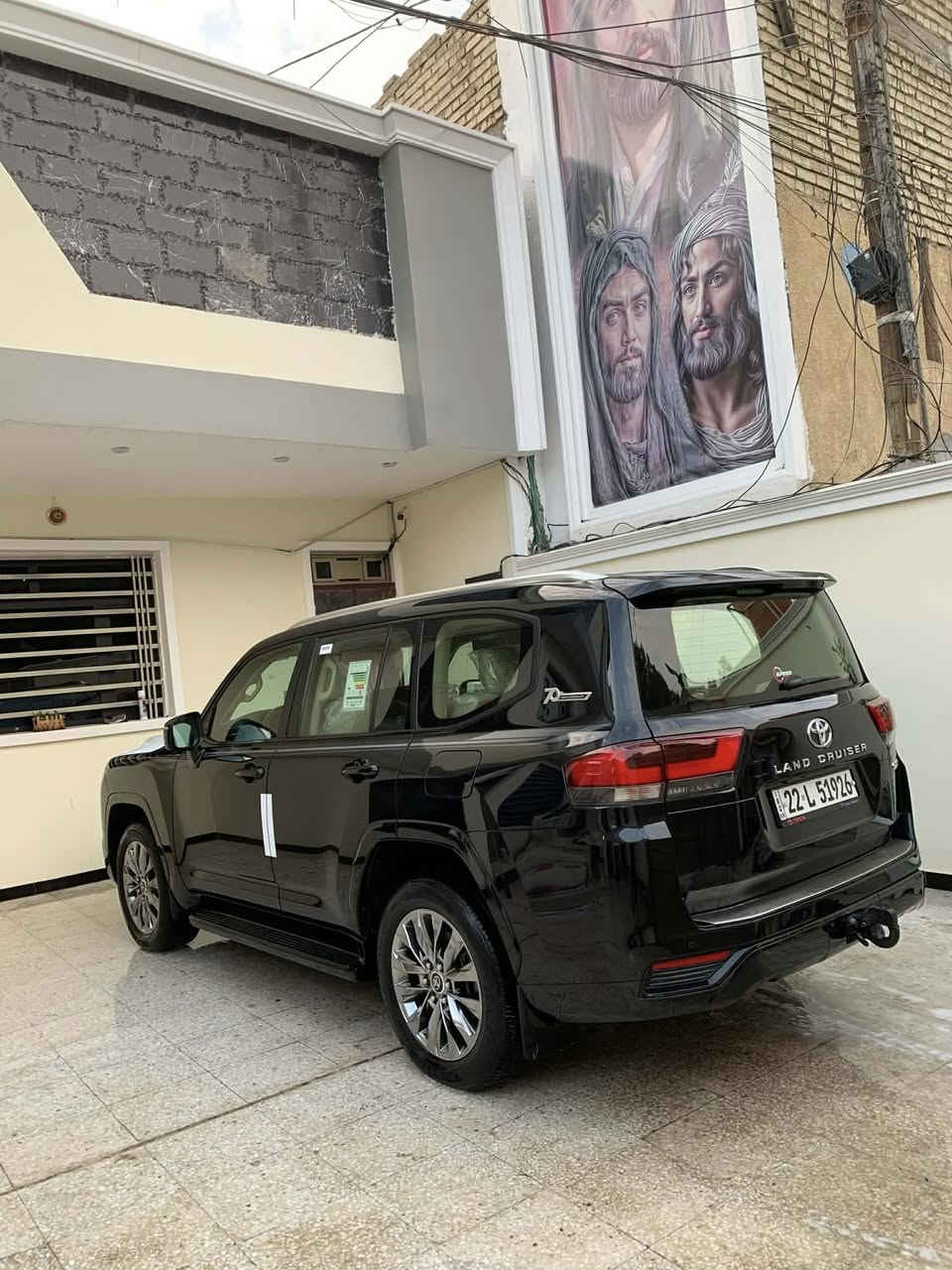 السلام عليكم
لاندكروز 2022 ساز اصلية لوحش السود 

ماشية 40 جديدة كلش السيارة 

 

كراسي كهرباء 

شاشات 3 

شاحن لا سلكي 

محرك 4000 

صندوق كهرباء 

كراسي تبريد 

فتحة 

ومعروفة لمواصفات لباقيه 

مكفول كفاله عامه عنوان بغداد ولشراي يتصل على رقم *********** اراوس لاندكروز حسب لقناع
