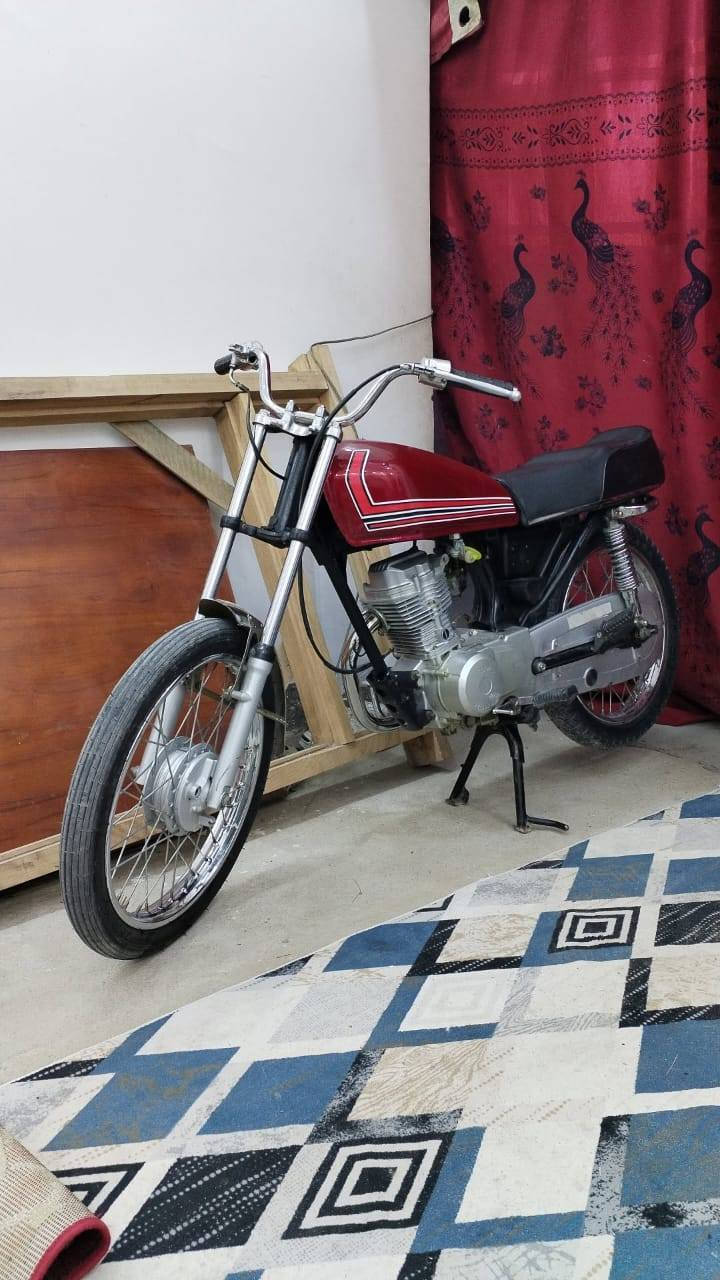 سلام عليكم دراجه لبيع نامه كلك شاصي 20 ومحرك 2022 نضيفه محرك رابيدو سعر 450 وبيه مجال مكان ناصرية مركز رقم ***********
