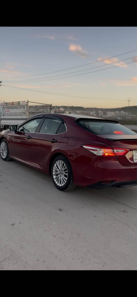 كامري ٢٠١٨ امريكي 
سياره ماشيه فقط ٨٥ الف كلشي بشرط
سياره بيها خمس قطع صبغ 
سعر سياره ١٣٨ ورقه 
مكان سياره قظاء برده رش
تلفون *********** واتساب 
عليها غرامه ٤ ورقات تنزل من سعر اكر, نينوى
