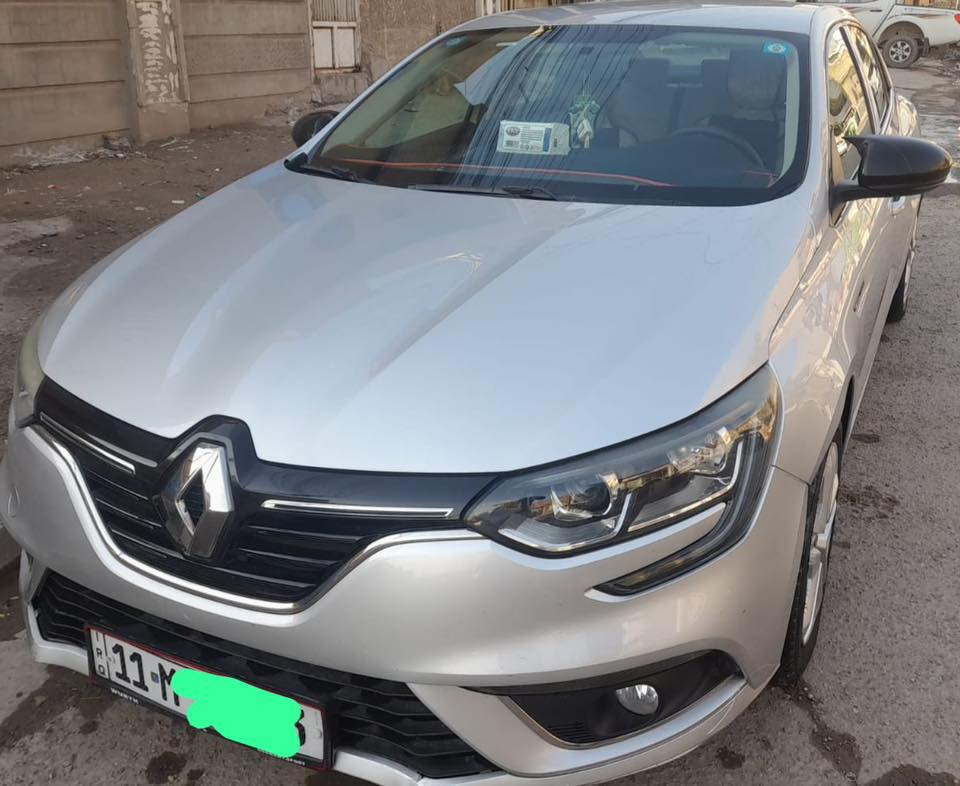 رينو ميكان 2021 شركة مكفولة عدا شبر بارد بذيل الجاملغ الايسر الخلفي سيارة جاهزة من كلشي مابيه نقص باسمي سنوية وهزة جديدة السعر 110 وبيه مجال كلش قليل مكان بغداد حي المعلمين مال الامين ت***********
