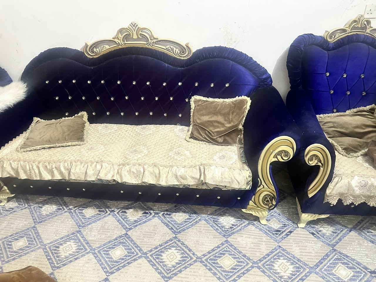 تخم ملكي فخم عشر نفرات سعره 400 وتخم ديوان عشرا نفرات سعره 200 بيهم مجال عنوان كربلاء 

‭0776 290 4332‬
