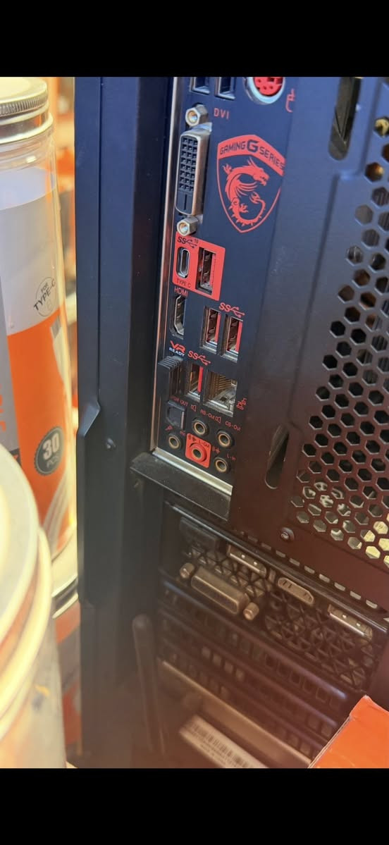 pcللبيع 
مواصفات مكتوب بل ورقة كاملة بس الكيس ابيع بدون اي ملحقات تجي تفحص وتاخذ فقط الكيس شراي اتصل وشلع عيوني مكاني بغداد（*********** ）
