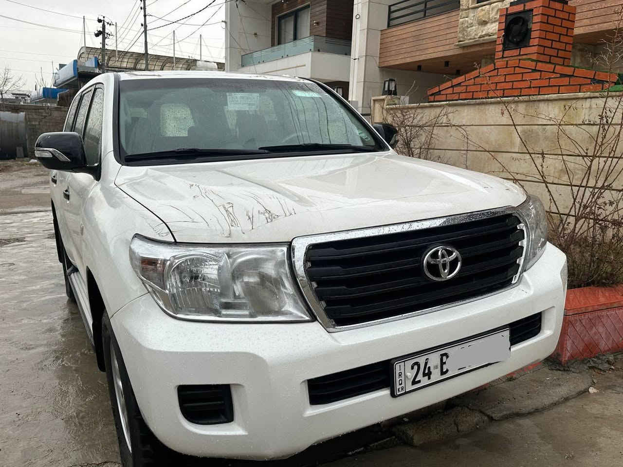 تويوتا لاندكروزر 2013  (الوحيدة كل العراق)
المشي بس 92 ألف كم حقيقي
تايرات وسبير دانة وكالة
كلها 3 سويجات وكالة وياها
بيها 2 مفتاح كارت
القير والمكينة والدبل أكسل بشرط
المكينة ما شا الله بعده سبانة وما مفتوحة
السنوية لحد 2030 جديدة
باسمنا

رقم صاحب السيارة
***********
