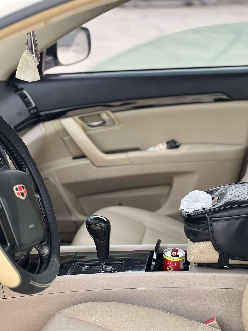 للبيع
امكراند 2013
السيارة بدون قطره صبغ
1-سلايت جام طكتين
2-اربعة جامات اوتو
3-مقاعد جلد+لونين
4-بردة خلفية بلادية
5- مرايات كهرباء 
السيارة جديدة وبلادية وبلا اي نقوصات 

كير +محرك درجة اولى شرط
تبريد شغال+تدفئة شغال
تايرات جديد 

رقم جديد
سنوية جديدة

السيارة شرط التحويل

المكان نينوى

السعر (85) وبيها مجال 

***********
***********
