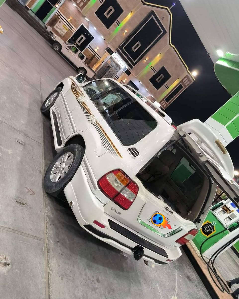 السلام عليكم للبيع لادنكروزر 2002
السعر 160 وبيه مجال فول موصفات محرك 6 محرك وكير مكفولات حداديه جديده تخم تاير  3قطع تبريد دواخل جلد وبيه 3قطع  دبل تانكي فور ويل رقم السياره بغداد انكليزي  وثلاجه وفتحه ومنضومه غاز 80 انسه شي اسمه بانزين منضومه زنون كامله   مكان السيارة  كربلاء 
رقم الهاتف ***********
