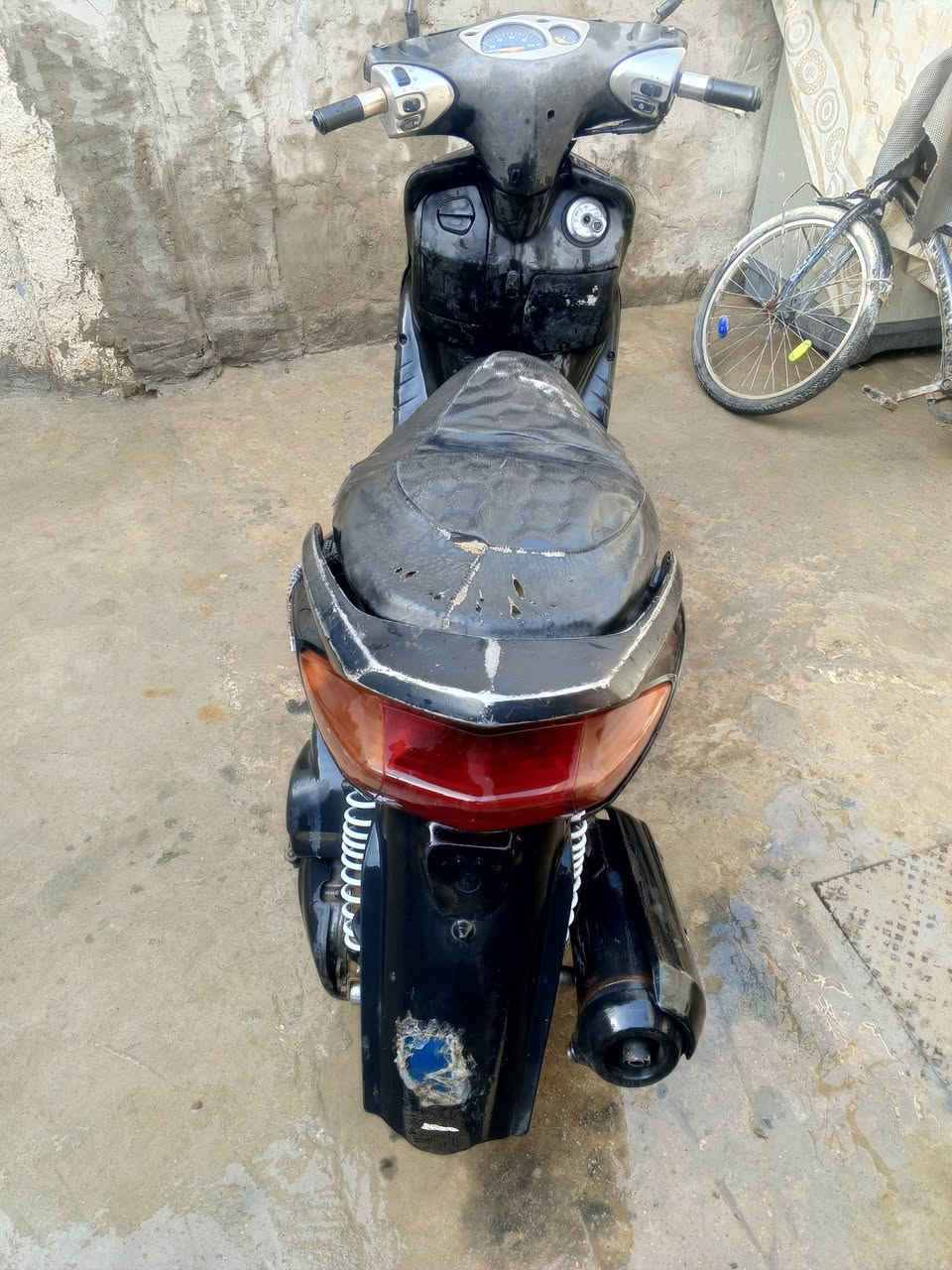 سكنز ١١٠ سلف هندر كهرباء كله شغاله سعر ٣٥٠ مكان بغداد ***********
