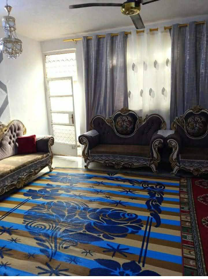 دار للبيع مساحه 92م طابقين يحتوي على 3غرف نوم واستقبال ومطبخ وصحيات المكان شهداء البياع قرب شارع المدارس مكلف بلنشر الاستفسار الاتصال بلرقم077 13173785 بي وت ساب
