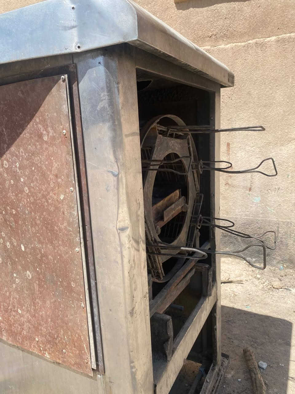 300 الف وبيها مجال مكانها بابل سكندريه ***********
