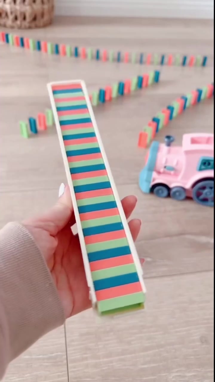 🚂DOMINO TRAIN🚂
قطار الدومينو الذكي لتطوير ذكاء طفلك وهو يلعب في نفس الوقت و يساعد الطفل على التخيل والإبداع . و بتنمي مهارات كثيرة جدآ عند الطفل منها 👇:-
  
❤️ مصممة للكل تبدأ من عمر 3 سنوات واكثر
❤️ تنمي التركيز و التتبع البصري والأدراك  
❤️تنمي مهارة التصنيف حسب اللون
❤️ التوازن و الثبات الحركي و خفة اليد في توجيه القطار
❤️ تصميم أشكال مختلفة و جميلة بالدومينو
❤️ مفيدة لحالة التوحد لدى الاطفال 🙍🏻‍♂️🙇🏻‍♂️
❤️ كما يمكن قضاء وقت ممتع بها طفلك 👶🏻
❤️تحتوي على ٦٠ قطعة دومينو
❤️صوت وضوء ممتع تعمل على البطارية #الاصلية
🚘يوجد خدمة توصيل لجميع محافظات العراق ٤ الاف🚘


**إذا كنت صاحب هذا الإعلان وتريد حذفه لأي سبب، رجاءا أرسل رسالة إلى الدعم الفني**