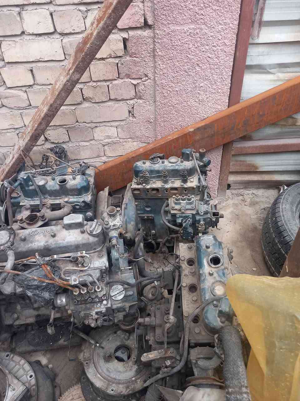 مرحبااشتريت محركات للسيارات ..اجتي وياها هاي المحركات كابوتة ٤ بستم و٣ بستم و٢ بستم محركات كاملة مع تفرعاتها ابيعها شلع كلهن ١٦ محرك للاستفسار 
***********
