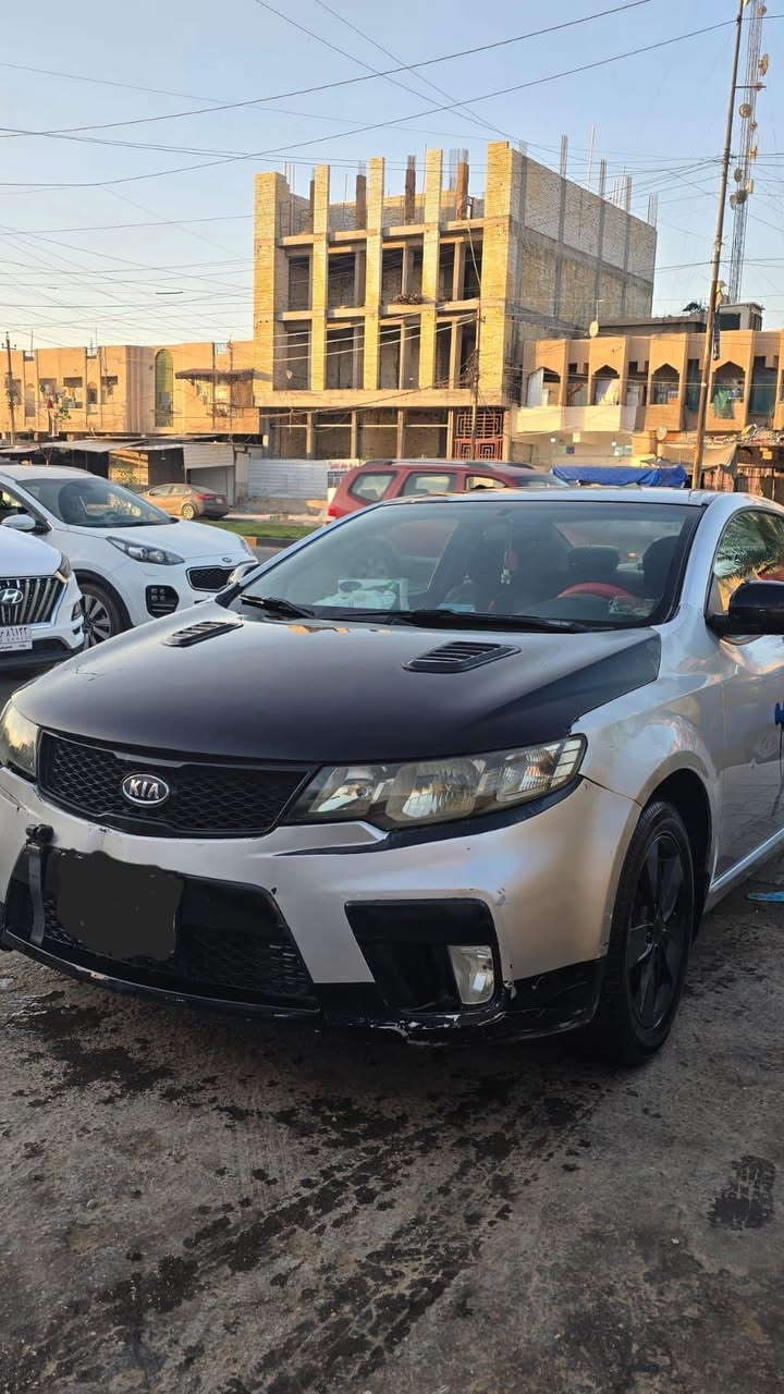 سيارة فورتي كوبي موديل ٢٠١٢ أمريكية رقم بغداد  محرك ٢٠٠٠ دوش ماشية ١٦٠ الف 
السيارة تحكم جهتين اشاير  بالمري كير نظامين 
بيها بعض الملاحظات 
عارضها ب٧٠ وبيها مجال 
مكانها بغداد الشعب 
*********** بغداد, العراق
