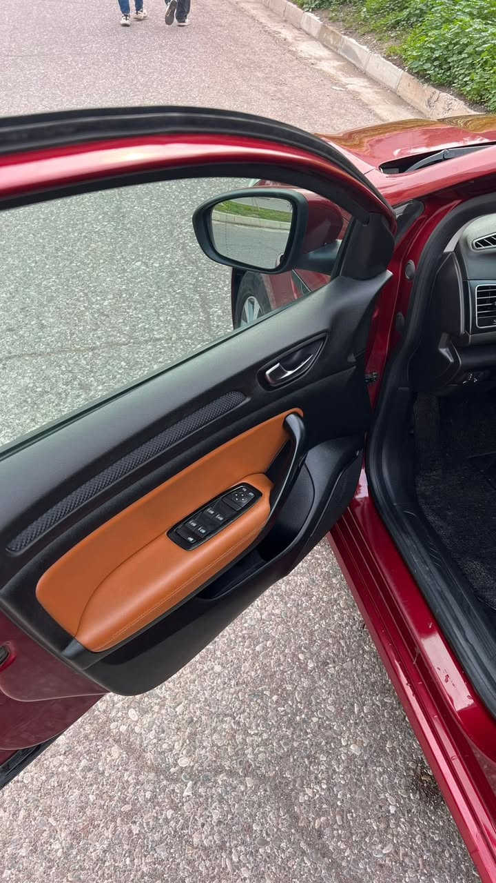 السلام عليكم
رينو ميگان 2023 السيارة گلين تايتل مكفولة كفالة عامة بدون صبغ وبارد گير ومحرك بشرط ماشية 41،000 كلم 
مواصفات : گشن جلد قرميدي ، شاشة كبيرة ، حساس خلفي وكامرة خلفية ، نظام eco الاقتصادي ، تحديد مسار ، جامات كهرب ، سنوية جديدة وهزة جديدة وبأسمي السيارة 
للاستفسار : *********** / ***********
