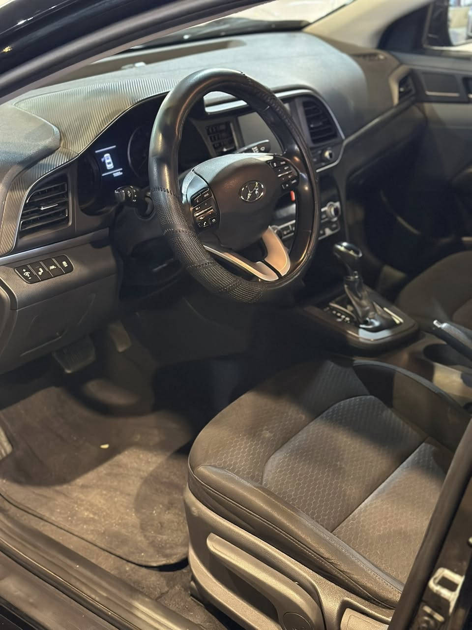 السلام عليكم
للبيع النترا 2020 فول مواصفات 
فتحه 
بصمه 
رادار 
بصمتين 
حادثها بونيد وقطعتين بارد 
السياره 127$ وبيها مجال 
مكانها اربيل 
***********
