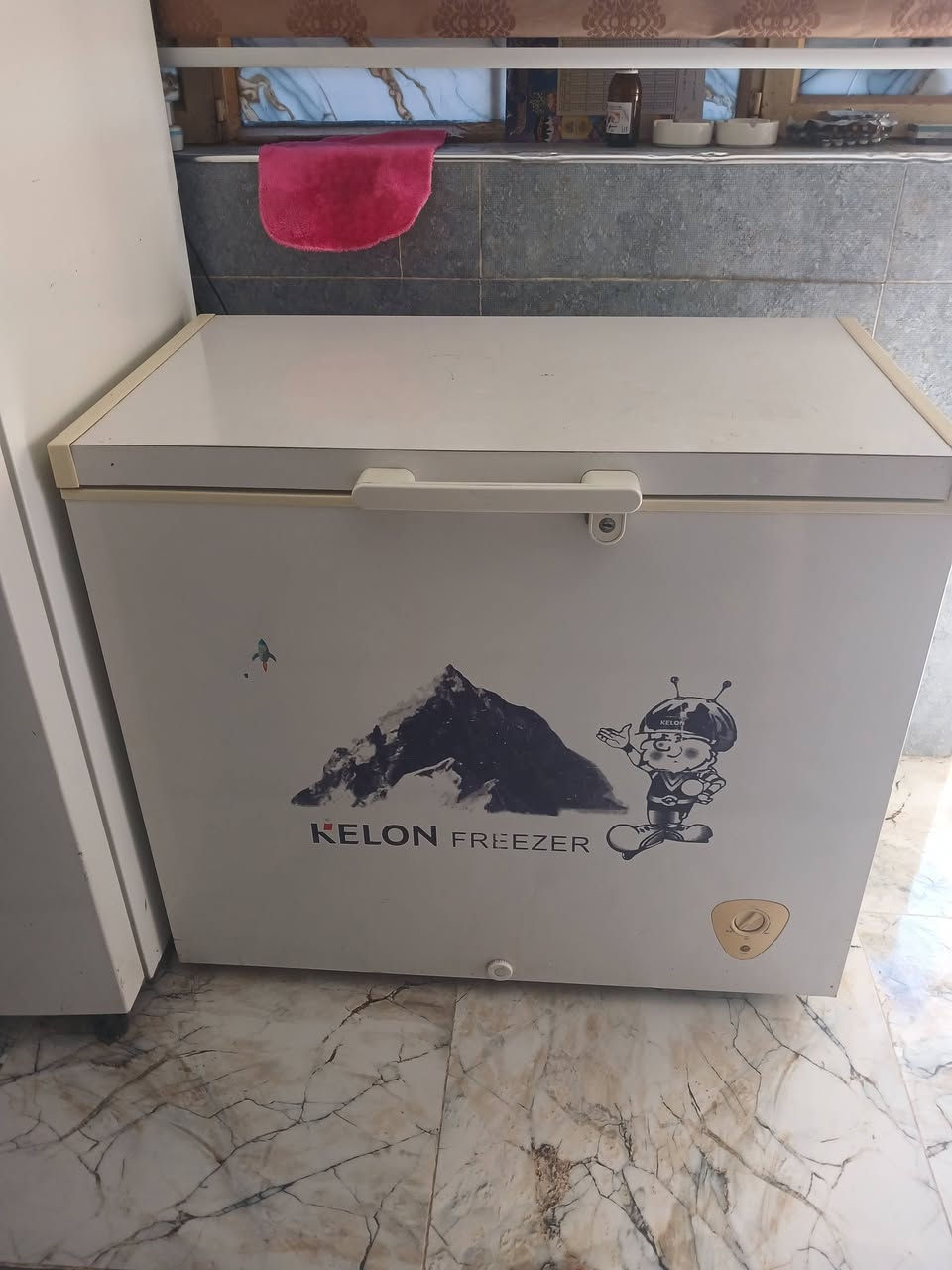 مجمده كيلون نضيفه كلش اخت الجديده للبيع مكاني زعفرانيه سعرها 180 وبيها مجال اتصال ***********
