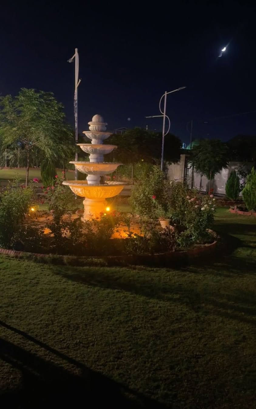 عقارات LUXLOOK 🌿
مزرعة فاخر للإيجار يتميز بالهدوء والفخامة، مع حديقة واسعة وتصميم عصري أنيق.
يحتوي على مسبح خاص وإطلالة جميلة على المساحات الخضراء، مناسب للعائلات الباحثة عن الراحة والخصوصية.
موقع مميز وقريب من جميع الخدمات.
للتواصل: LOXLOOK ***********
