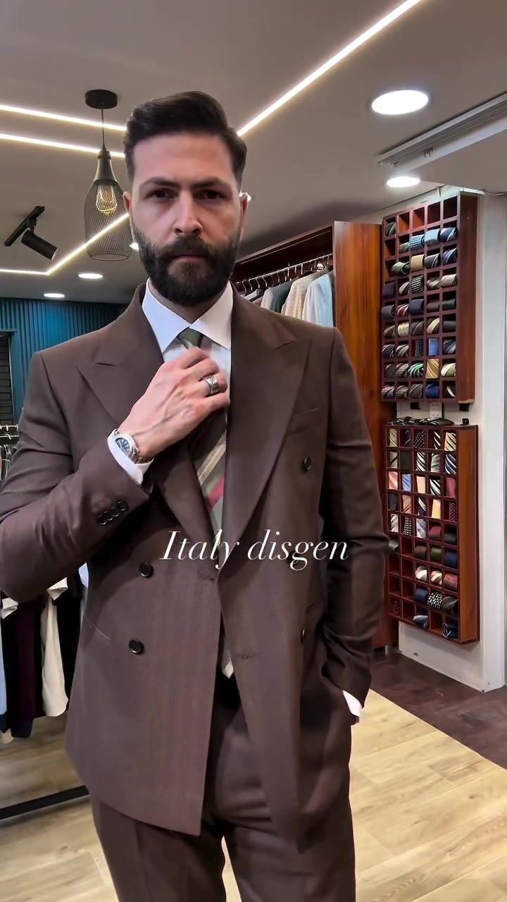 ⁨	⁨علق تم  ويوصلك السعر
بدلة سراوين (HERRINGBONE) قماش 🇮🇹
بغداد المنصور  طابق الاول مقابل علاء حداد ***********⁩⁩⁩
